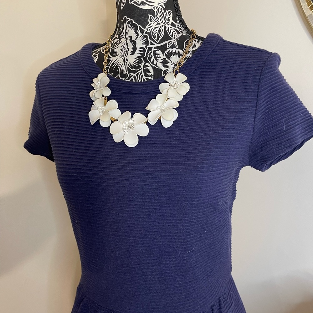 Vineyard Vines Dress - Picture 2 of 8